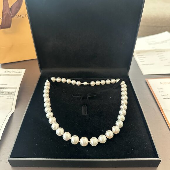 Pearl Necklase - Picture 1 of 3